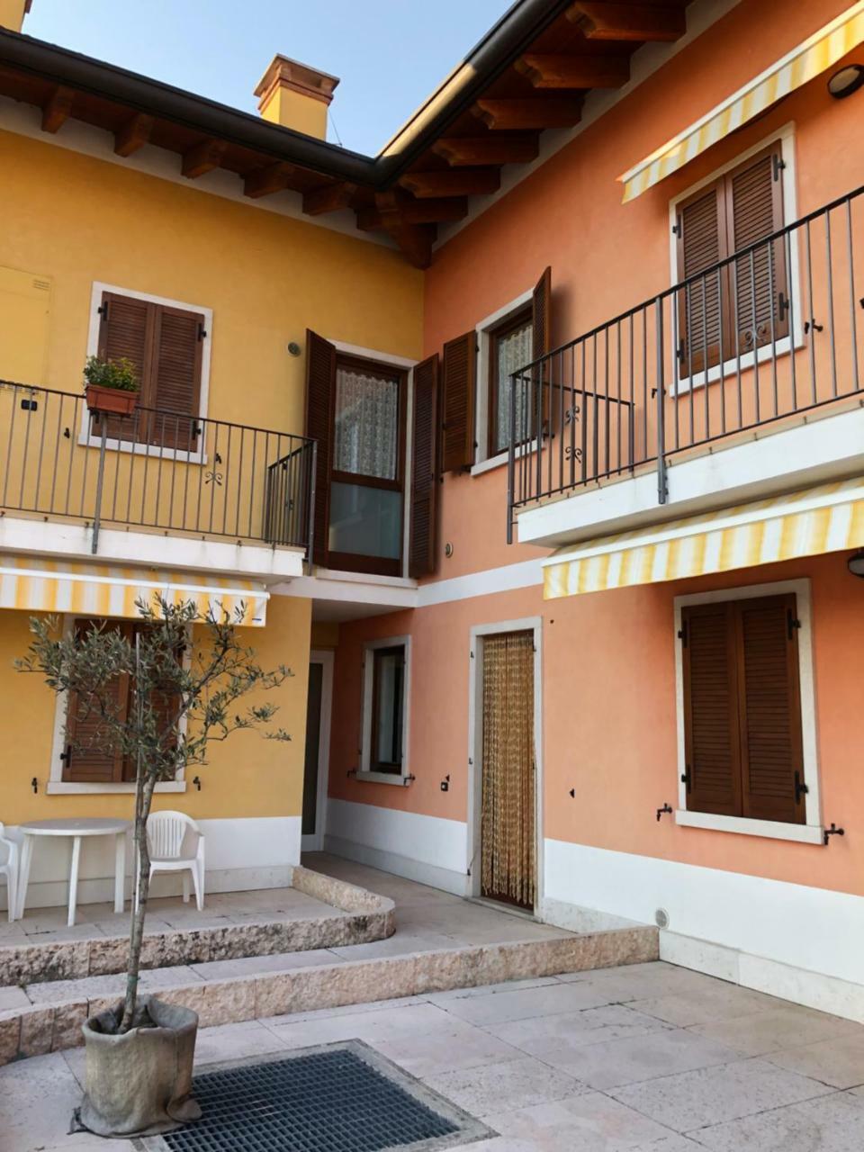 Magia Del Garda Apartment Castelnuovo del Garda Luaran gambar