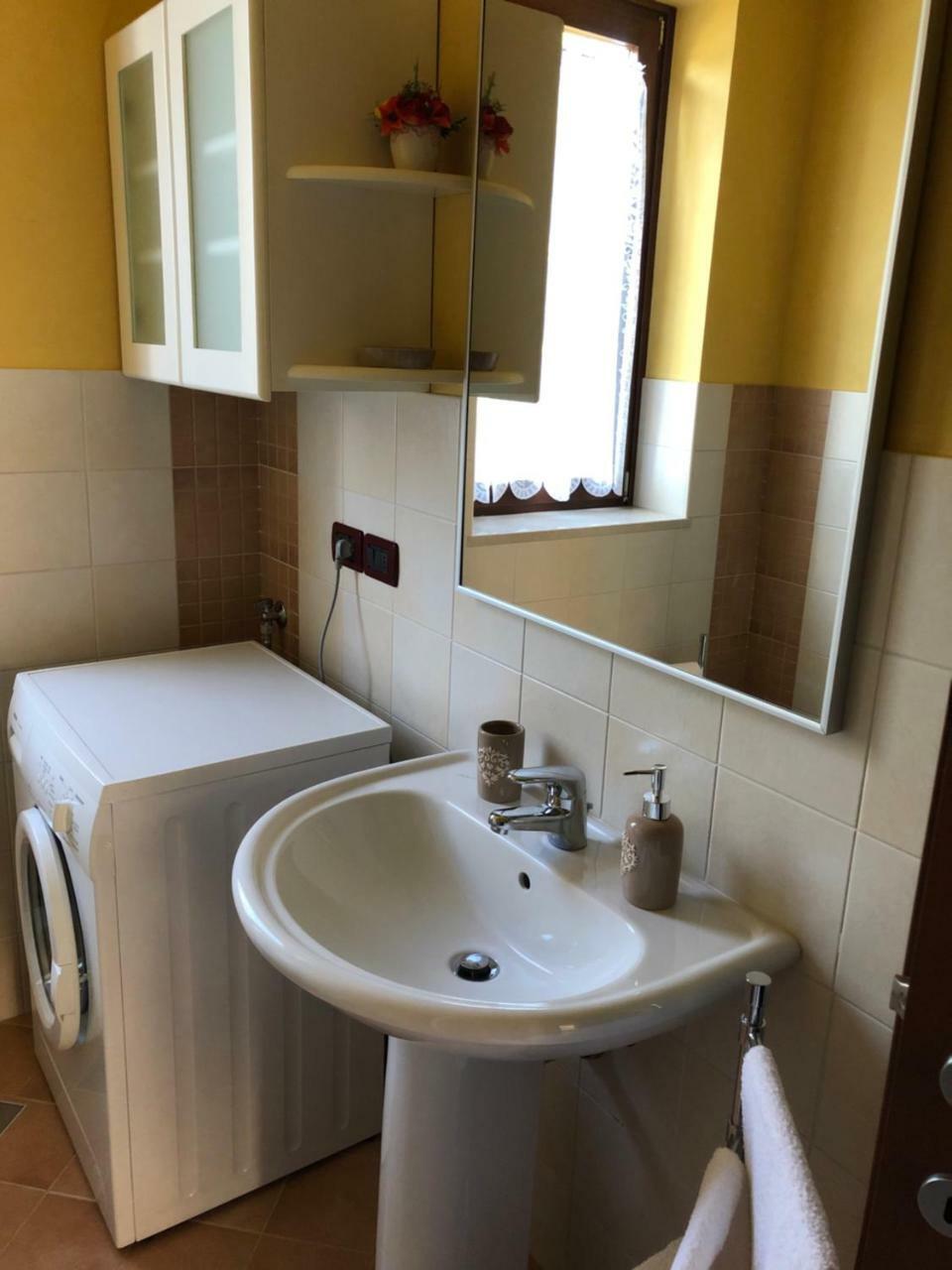 Magia Del Garda Apartment Castelnuovo del Garda Luaran gambar
