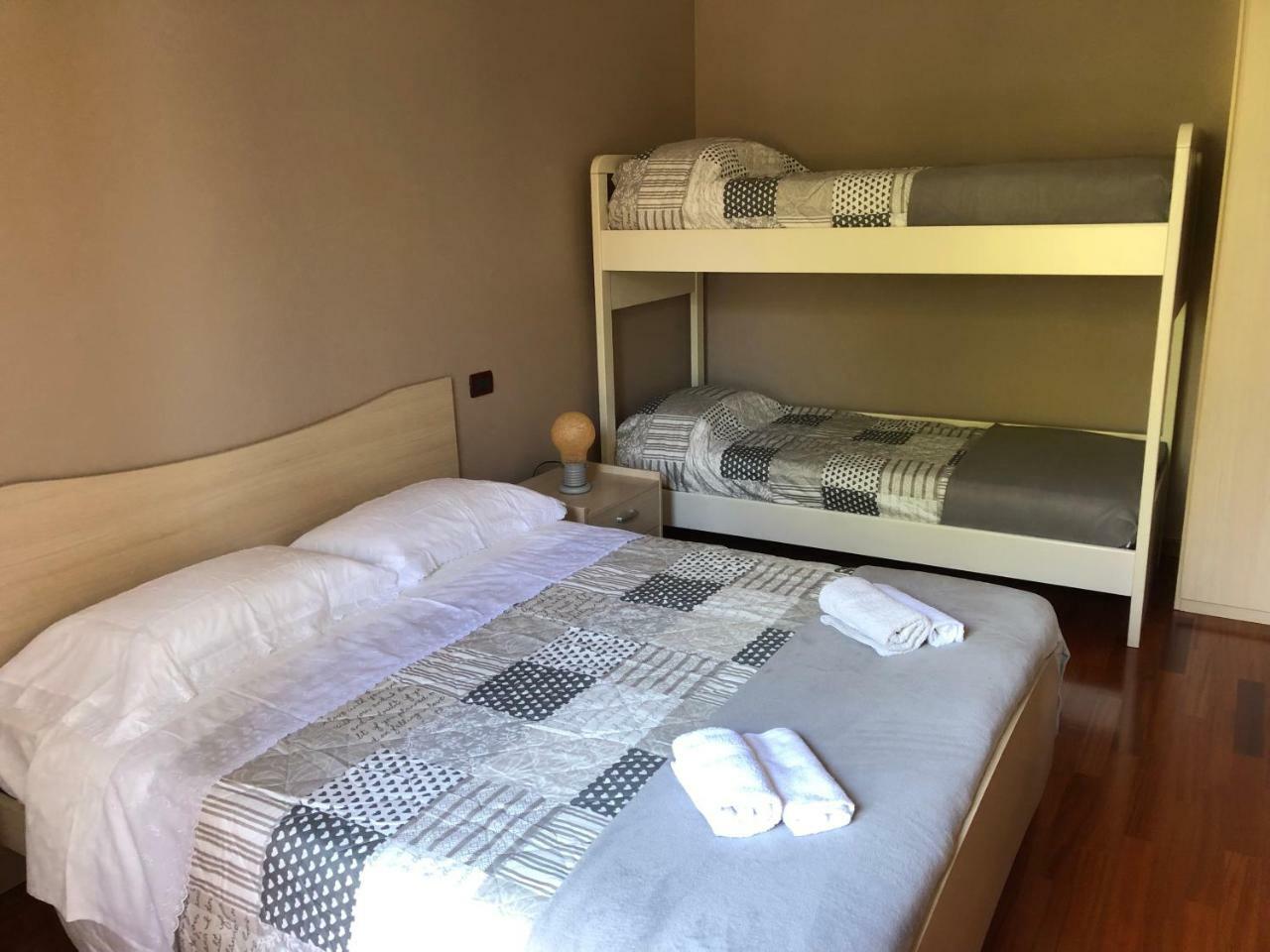 Magia Del Garda Apartment Castelnuovo del Garda Luaran gambar